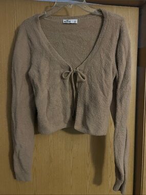 Hollister Plush Tie-Front V-Neck Sweater - Taupe